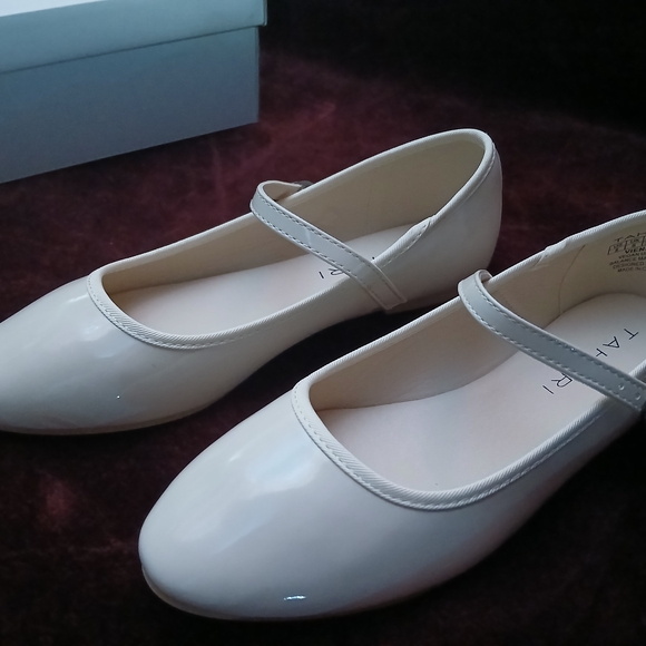 Tahari Shoes - TAHARI Mary Jane Flats Ivory Women NEW